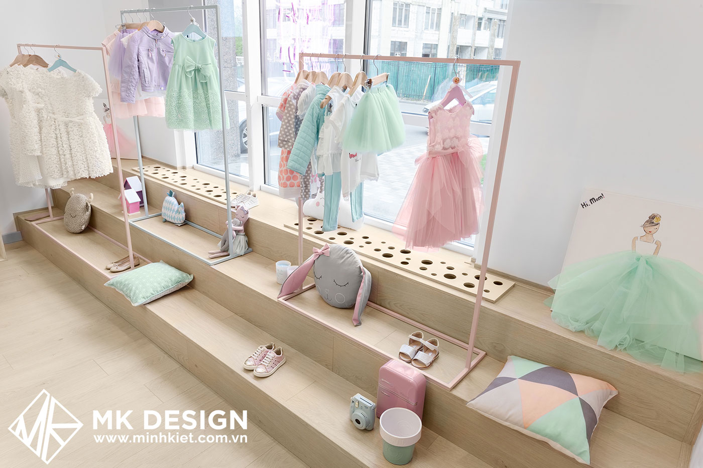 Mẫu thiết kế cửa hàng thời trang trẻ em 11